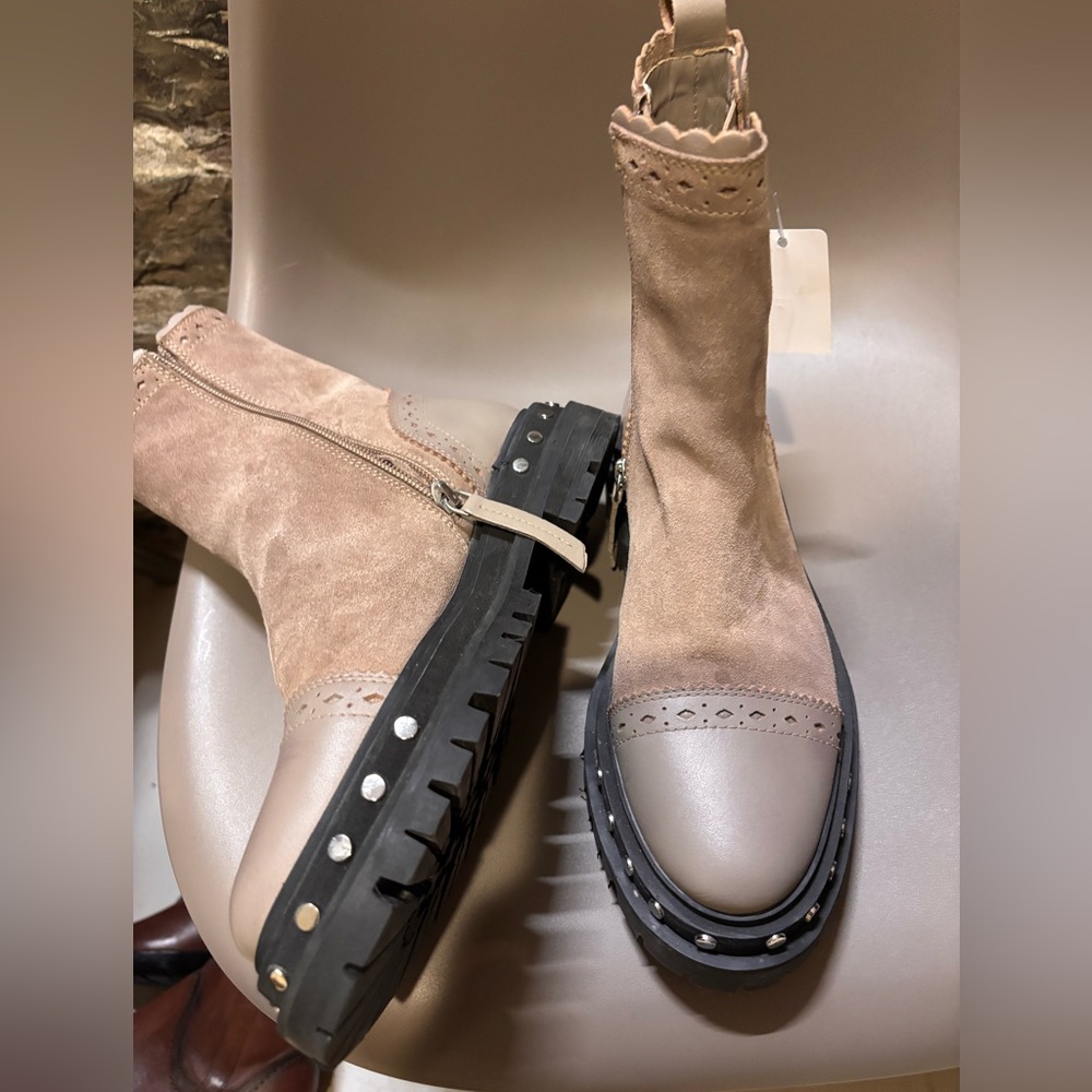 —->298$ VALUE ONLINE NOW 

Free People Guenine Leather Tate Chelsea Ankle Boots